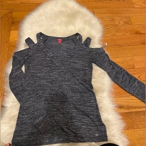 Guess open shoulder long sleeve top